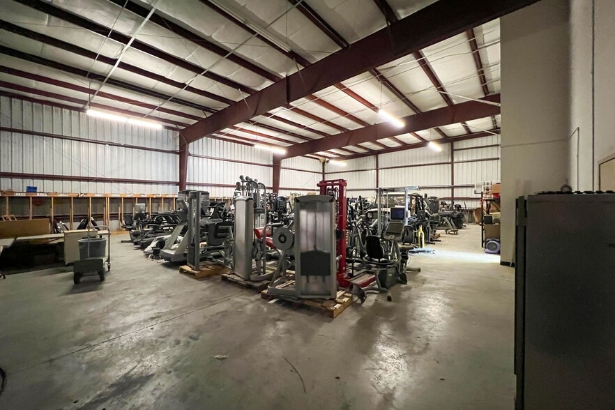More Photos Of 1225 Price Plaza Dr, Katy Warehouse For Lease