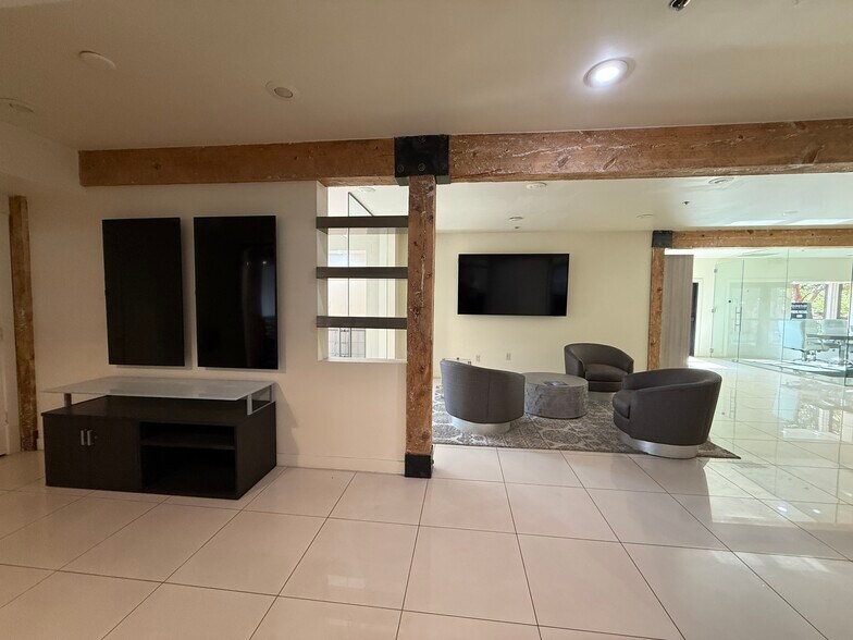 More Photos Of 2 W Saint George Blvd, Saint George Office For Lease