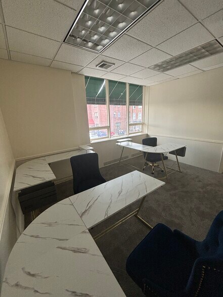 More Photos Of 220 Old Country Rd, Mineola Office For Lease