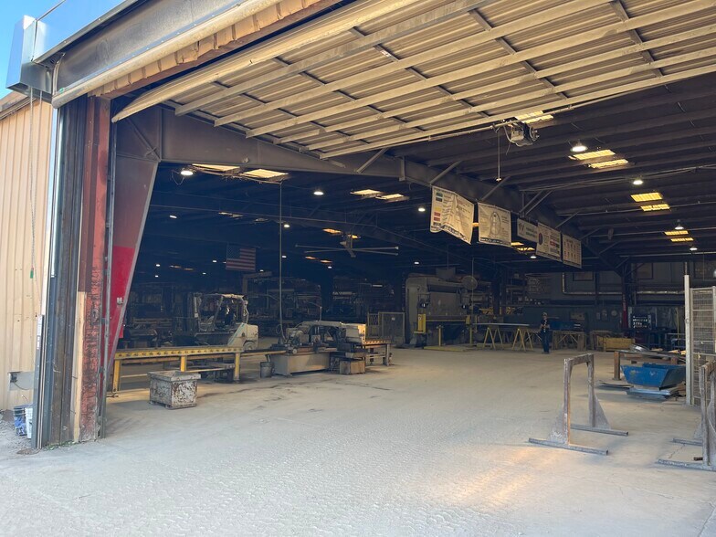 More Photos Of 395 S Main St, Eagleville Warehouse For Sale