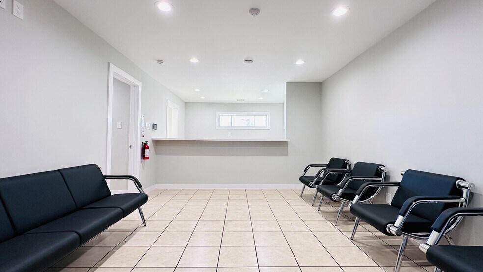 More Photos Of 6502 Memorial Dr, Texas City Medical For Sale
