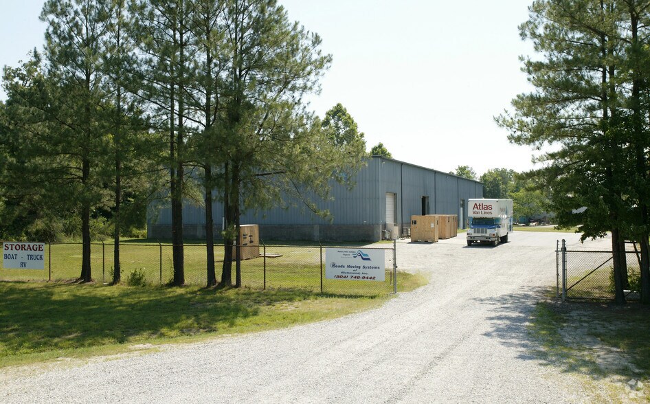 More Photos Of 16411 Jefferson Davis Hwy, Chester Warehouse For Lease