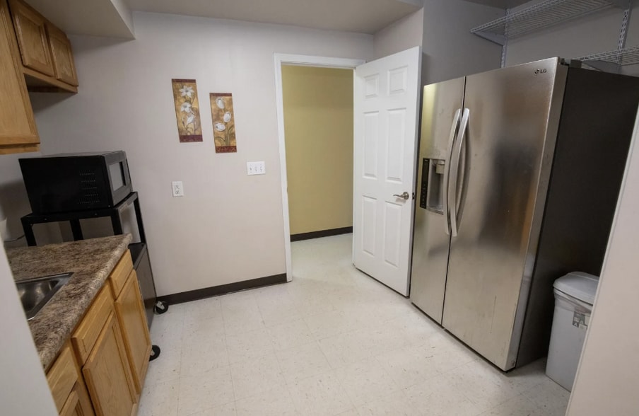 More Photos Of 347 Braley Rd, Huntington Flex For Sale