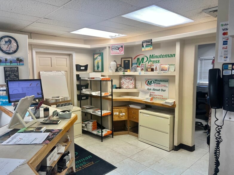 More Photos Of 5519 Hanley Rd, Tampa Storefront Retail Office For Sale