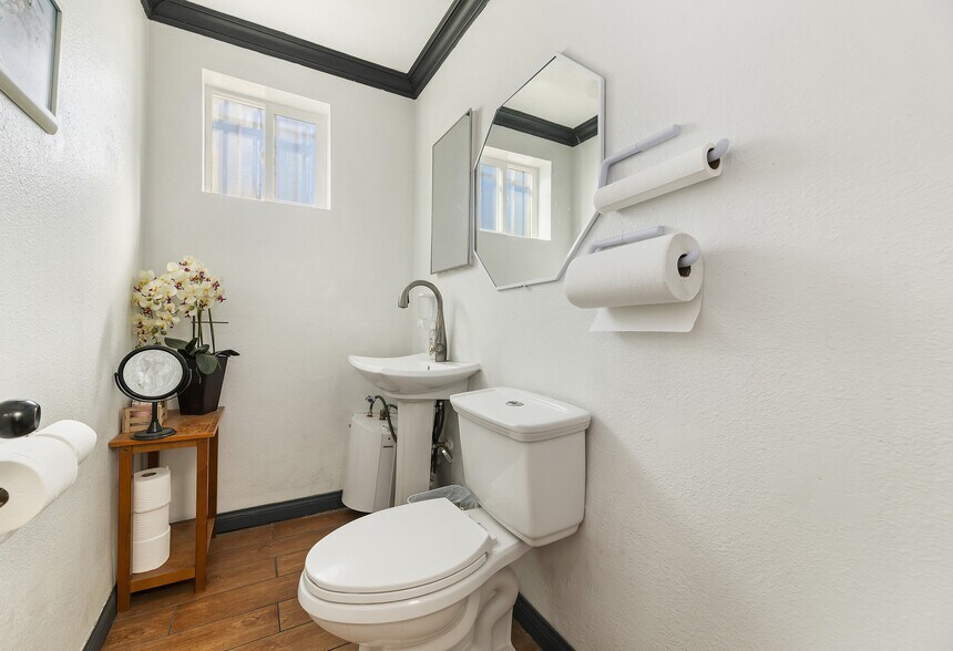 More Photos Of 16870 Merrill Ave, Fontana Freestanding For Sale