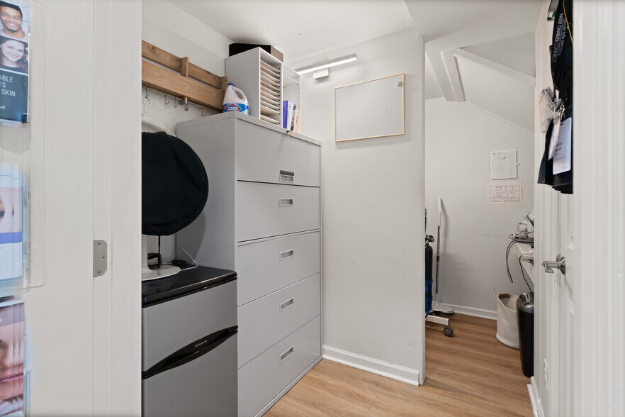 More Photos Of 100-126 Island Professional Park, Saint Simons Island Office For Sale