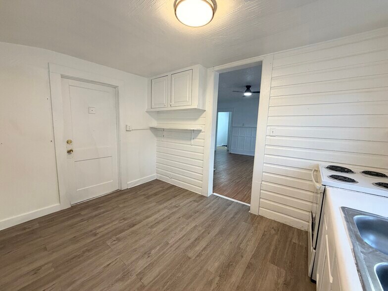 More Photos Of 324 N Orange St, New Smyrna Beach Multifamily For Sale