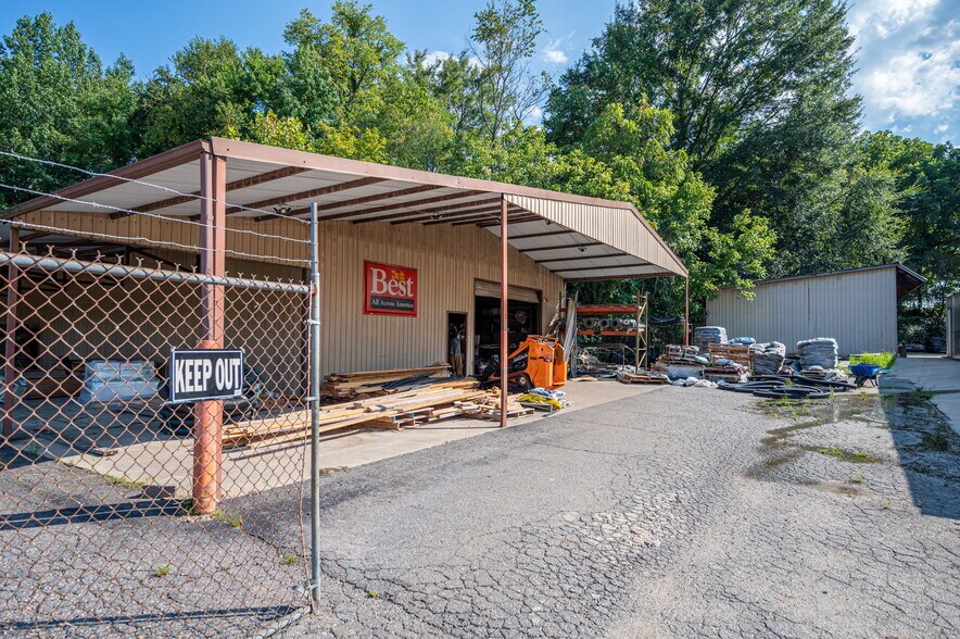 Primary Photo Of 969 Reepsville Rd, Lincolnton Freestanding For Sale
