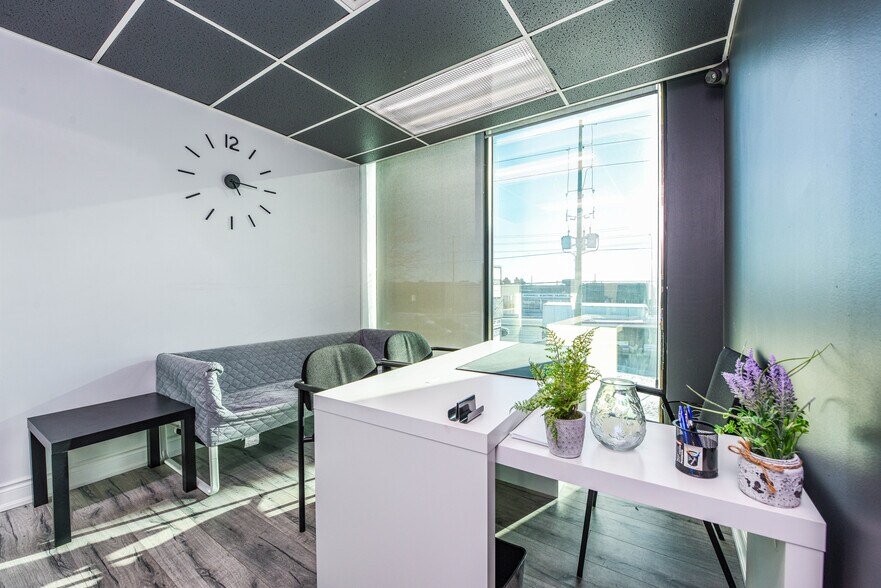 More Photos Of 1300 Steeles Ave E, Brampton Office For Lease