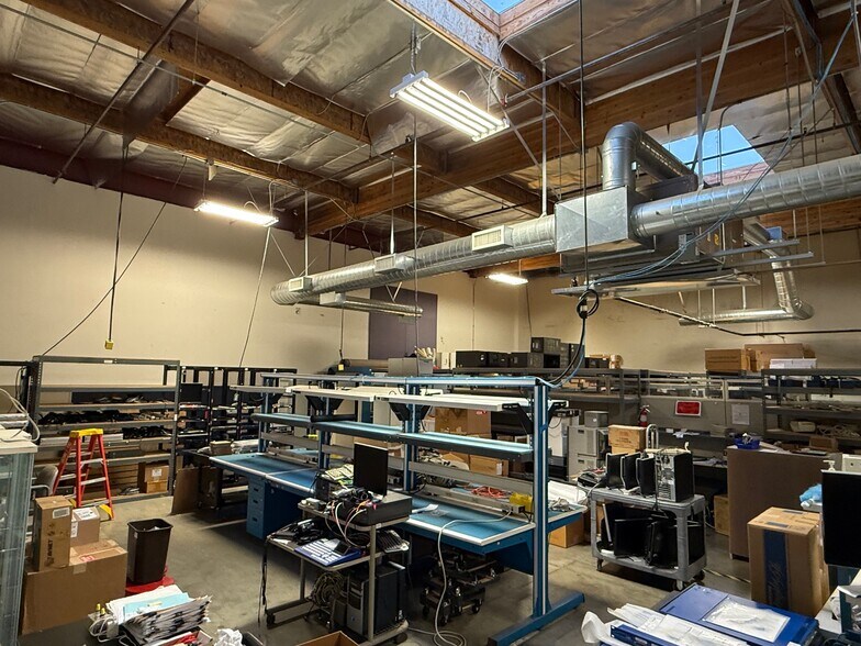 More Photos Of 3275-3281 Grande Vista Dr, Newbury Park Manufacturing For Lease