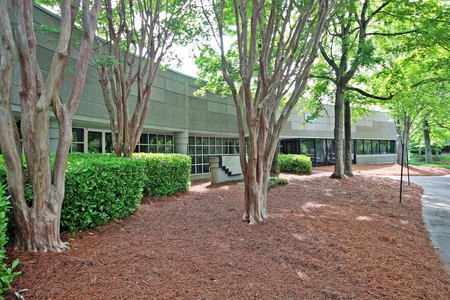 More Photos Of 3587 Parkway Ln, Peachtree Corners Light Distribution For Lease