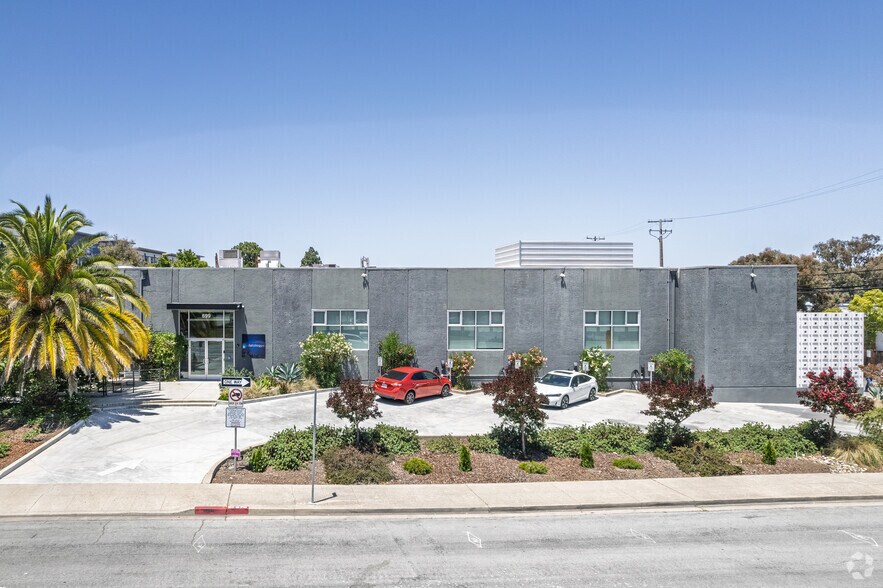 More Photos Of 699 Veterans Blvd, Redwood City Office For Lease