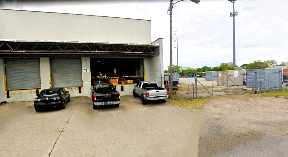 More Photos Of 902 Cooke Ave, Norfolk Distribution For Lease
