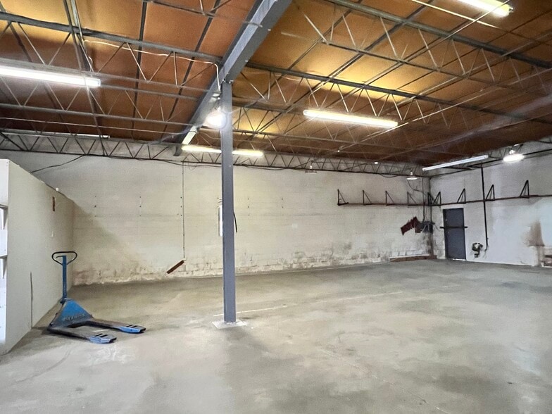 More Photos Of 6427 Baltimore National Pike, Baltimore Unknown For Lease