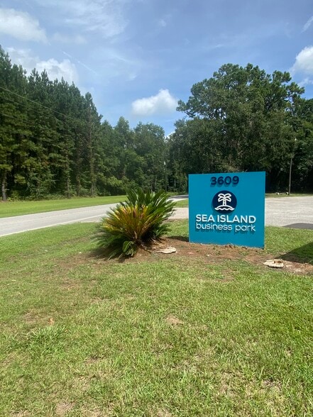 More Photos Of 3609 River Rd, Johns Island Flex For Lease