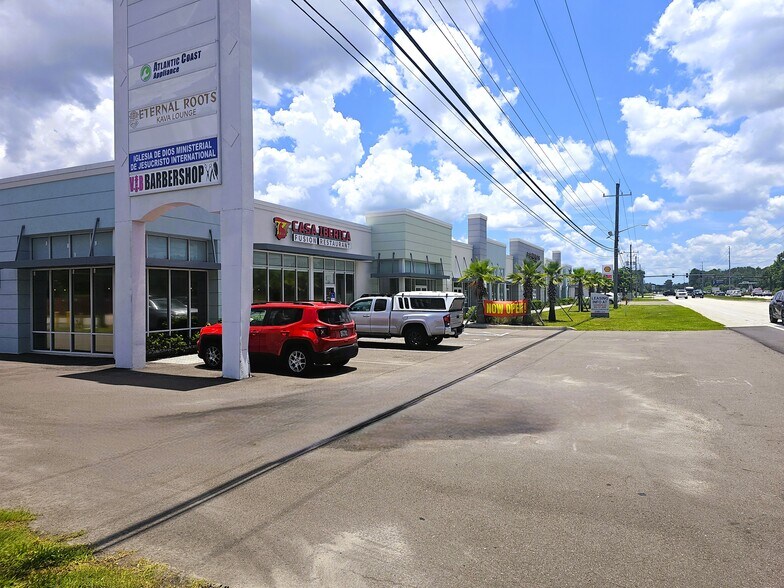 More Photos Of 7035 Philips Hwy, Jacksonville Unknown For Lease