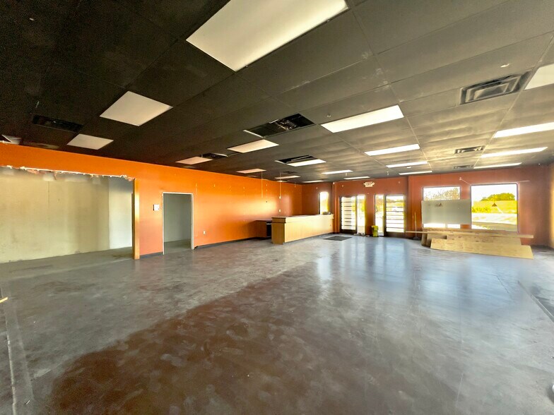 More Photos Of 12855 Old US Hwy 12, Chelsea Freestanding For Lease