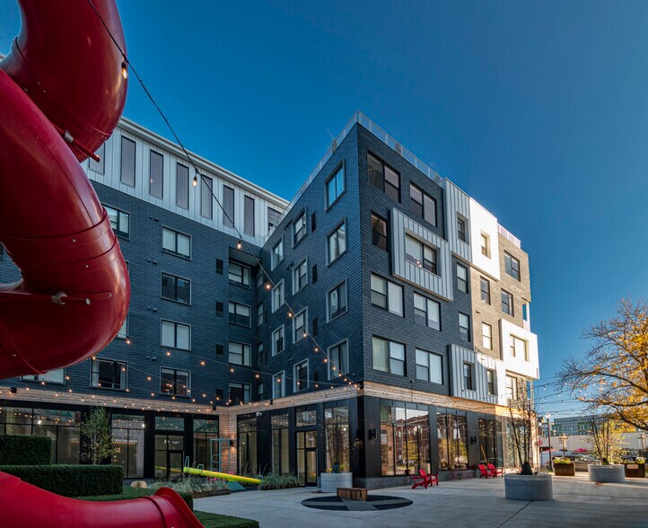 More Photos Of 2875 Detroit Ave, Cleveland Apartments For Lease