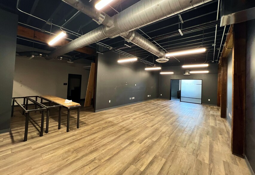 More Photos Of 552 E Market St, Louisville Office For Lease