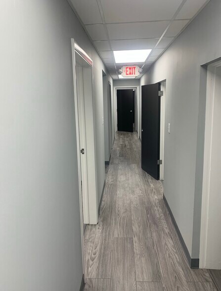 More Photos Of 4588 Kenny Rd, Columbus Storefront Retail Office For Sale