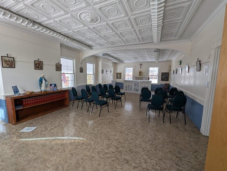 More Photos Of 16 Central st, Claremont Specialty For Sale