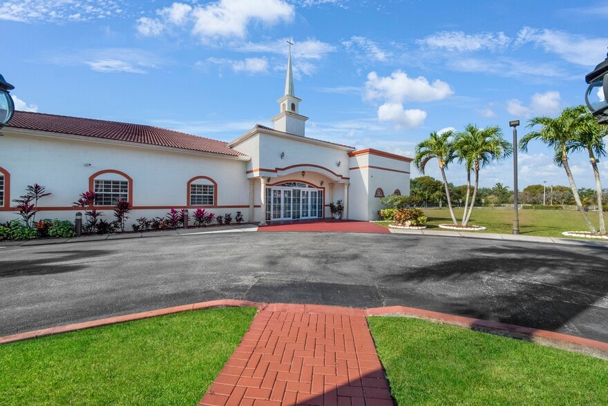 More Photos Of 7025 Summerville Ter, Lake Worth Religious Facility For Sale