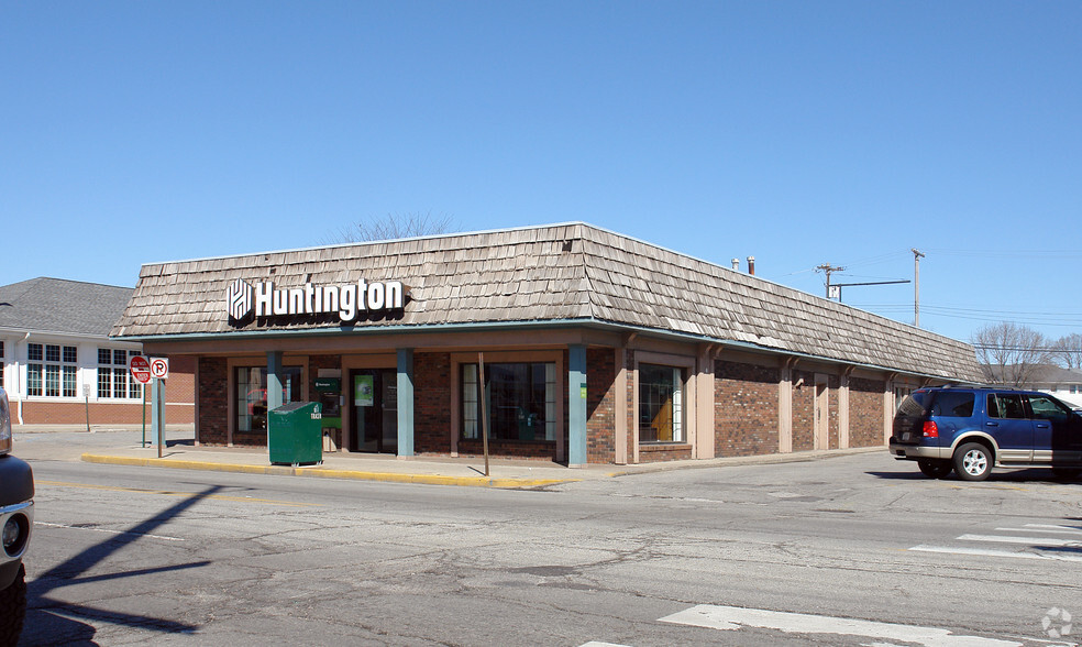 Primary Photo Of 724 Broad Ripple Ave, Indianapolis Storefront Retail Office For Lease