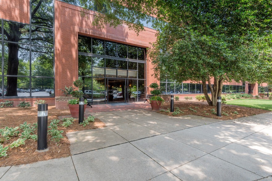 More Photos Of 6131 Falls of Neuse Rd, Raleigh Office For Lease