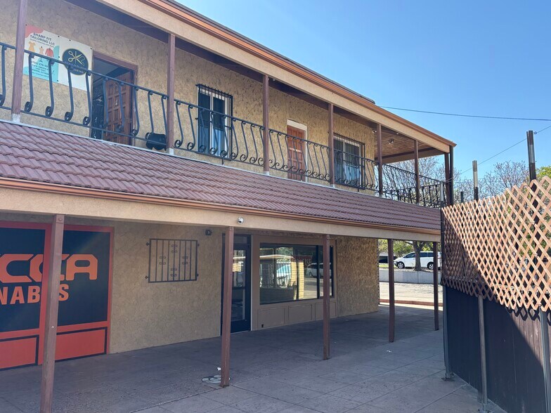 More Photos Of 970 S Oneida St, Denver Unknown For Lease