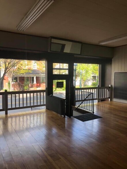 More Photos Of 218 Main St, East Greenville Convenience Store For Lease