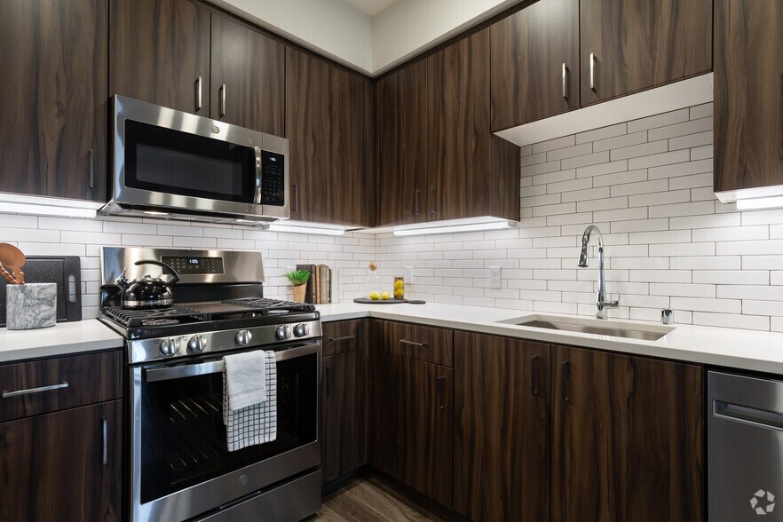 More Photos Of 3093 Broadway, Oakland Apartments For Lease