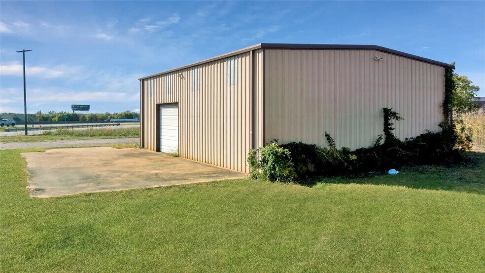 More Photos Of 6000 W Interstate 30, Royse City Warehouse For Sale