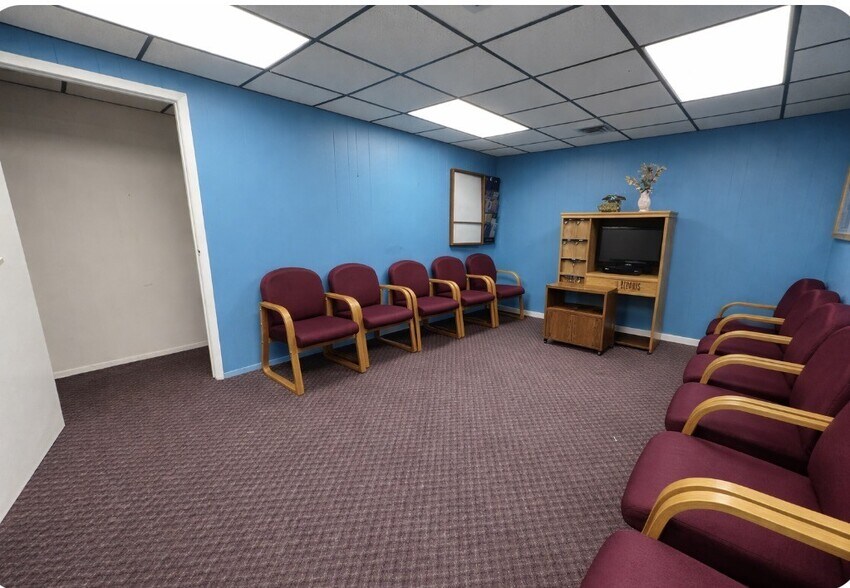 More Photos Of 4169 Iris Pl, Bethpage Medical For Sale