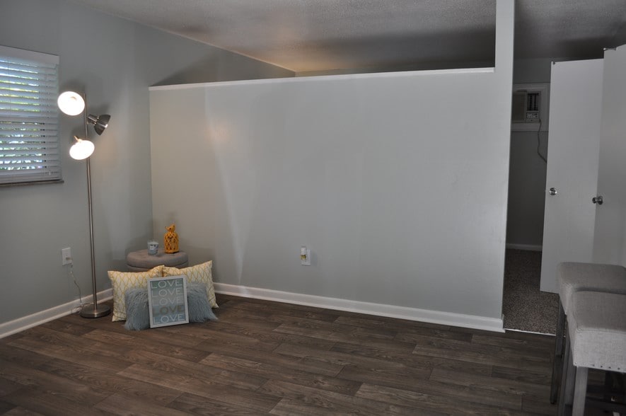 More Photos Of 521 S Osceola Ave, Orlando Apartments For Sale
