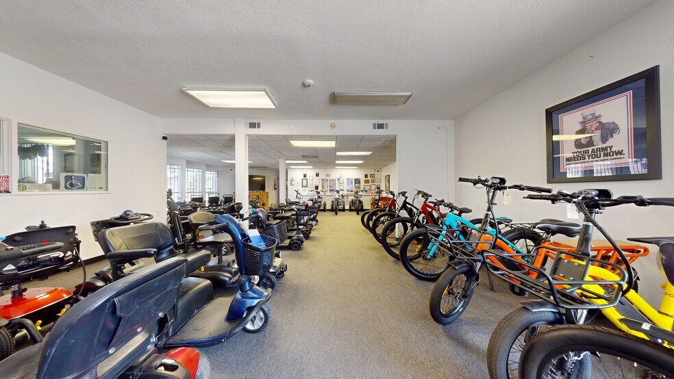 More Photos Of 796 N State St, Hemet General Retail For Sale