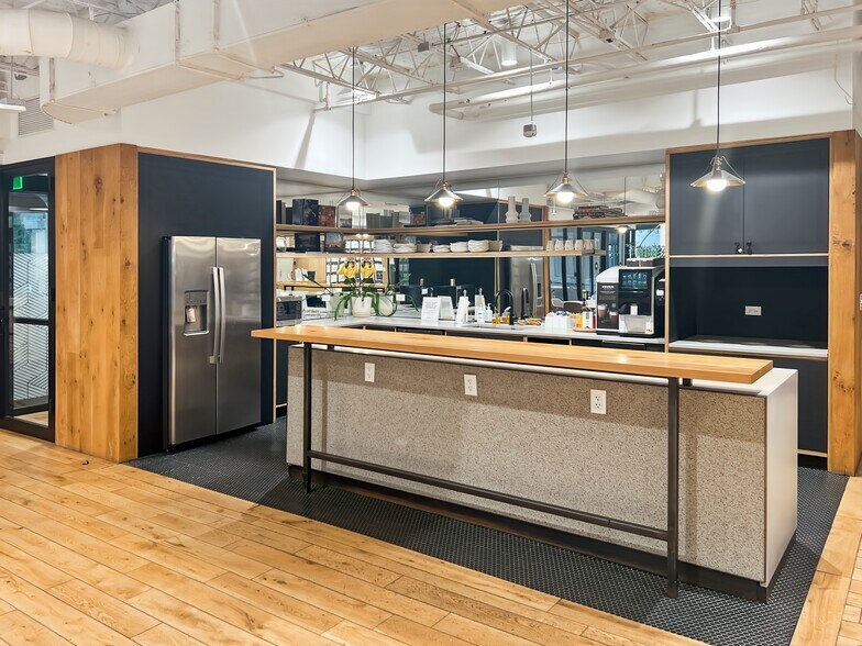 More Photos Of 1372 Peachtree St NE, Atlanta Coworking Space