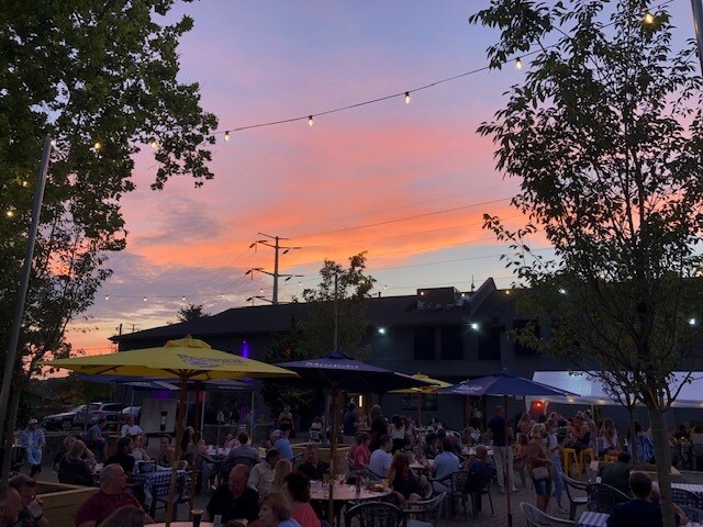 More Photos Of 4 John St, Morristown Bar For Lease