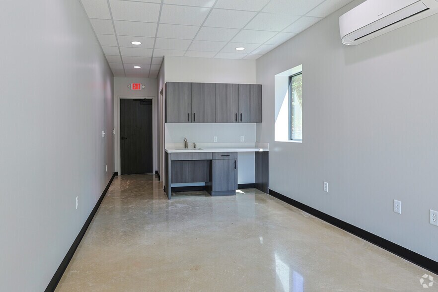 More Photos Of 113 Cantera Way, Georgetown Light Distribution For Lease