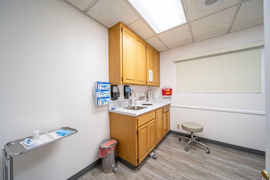 More Photos Of 315 E Route 66, Glendora Healthcare For Lease