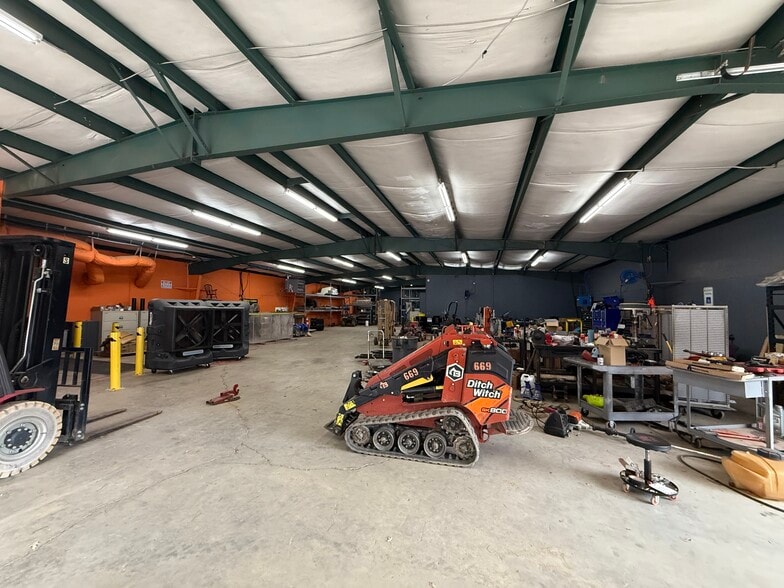 More Photos Of 55 Cut Off Rd, Adairsville Service For Lease