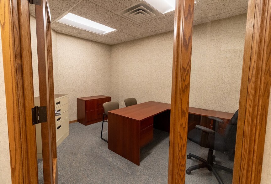 More Photos Of 833 E 16th St, Holland Bank For Lease