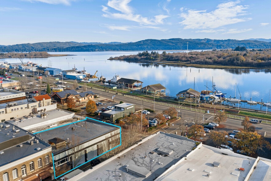 More Photos Of 171 S Broadway, Coos Bay General Retail For Sale