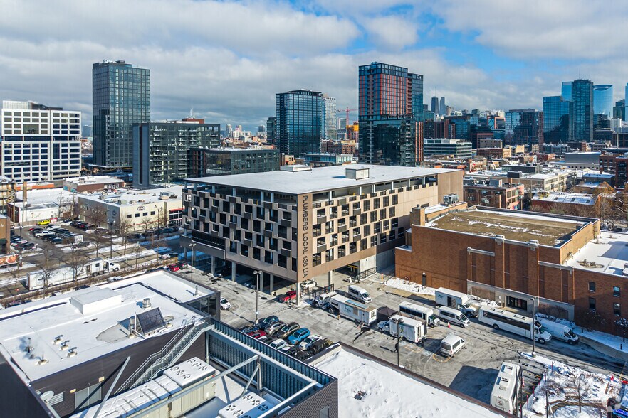 More Photos Of 1371 W Randolph St, Chicago General Retail For Sale