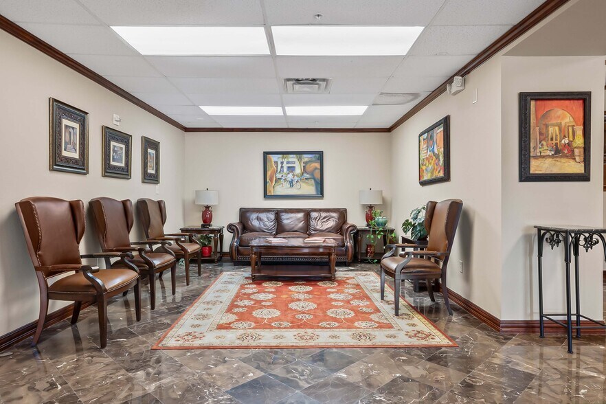 More Photos Of 1312 E 14th St, Plano Office For Sale