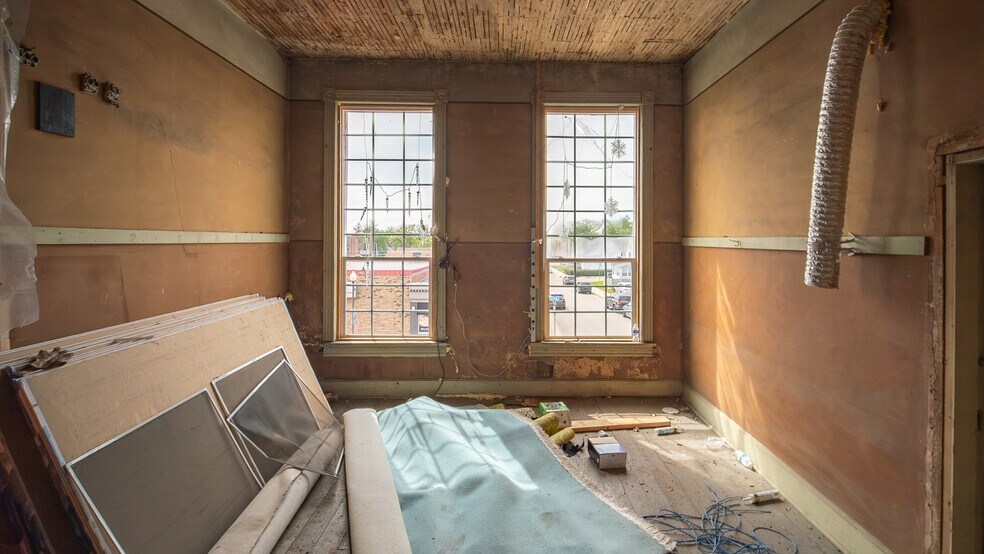 More Photos Of 118 Main St N, Stewartville Freestanding For Sale