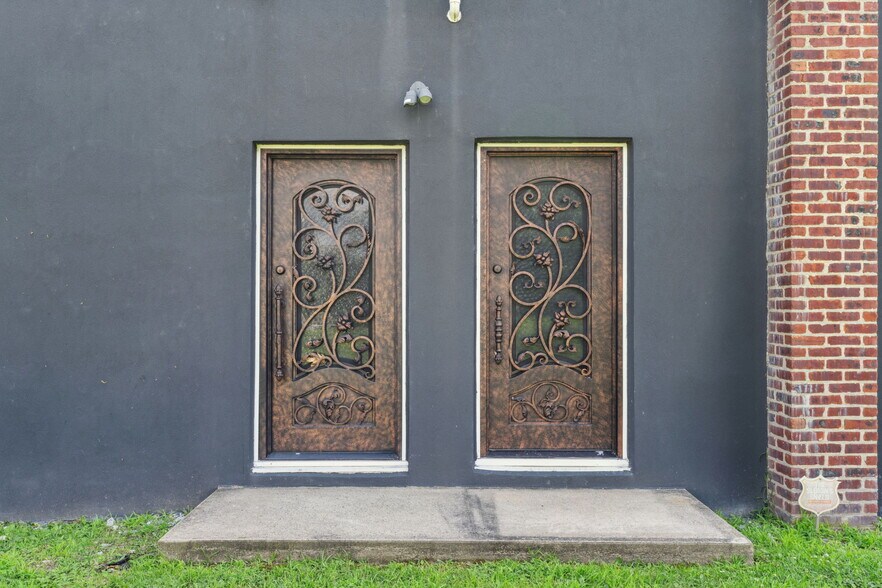 More Photos Of 187-189 N Main St, Milltown Medical For Sale