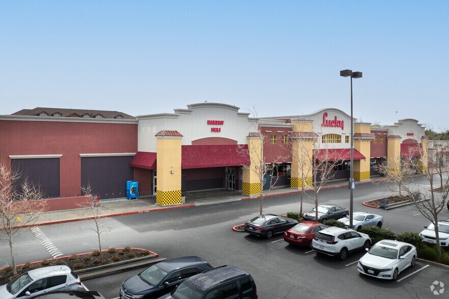 More Photos Of 32300 Dyer St, Union City Supermarket For Sale