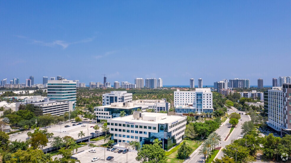 More Photos Of 20801 Biscayne Blvd, Aventura Office For Lease