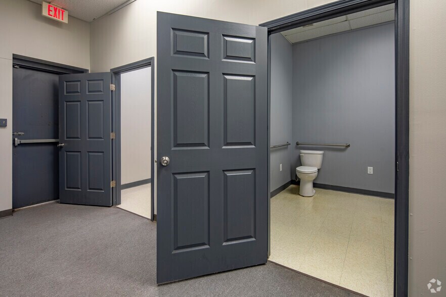 More Photos Of 1671-1691 Center Point Pky, Birmingham Unknown For Lease