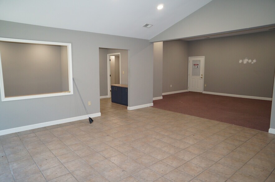 More Photos Of 5851 Lowcountry Dr, Ridgeland Warehouse For Lease
